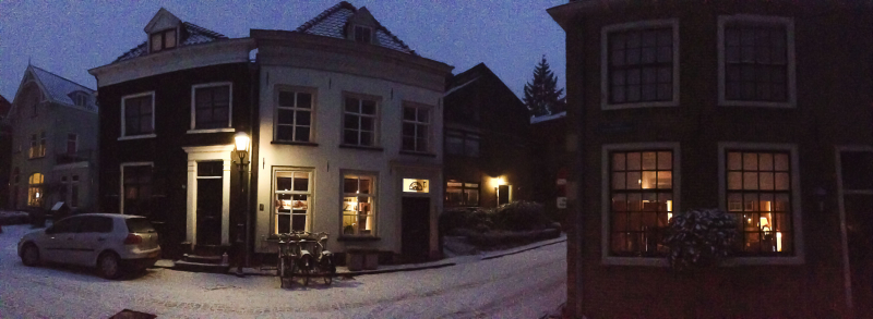 Veerpoortstraat in donker